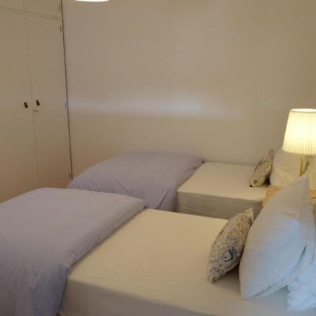 Central 2 Bedroom Apt W/Garden And Pantheon Views Lisbon Bagian luar foto