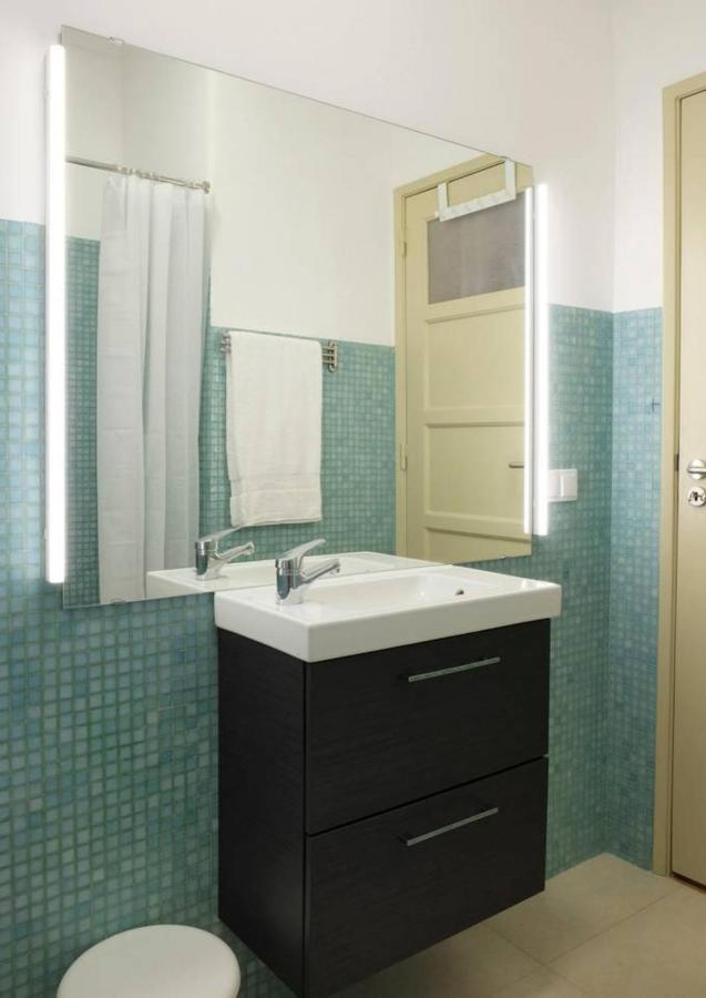 Central 2 Bedroom Apt W/Garden And Pantheon Views Lisbon Bagian luar foto